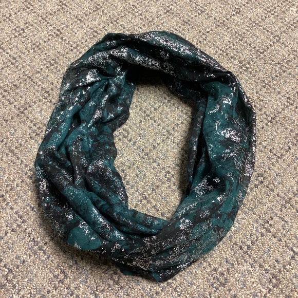 Apt. 9 Dark Emerald Green Black Silver Infinity Scarf * NWOT - Picture 1 of 6